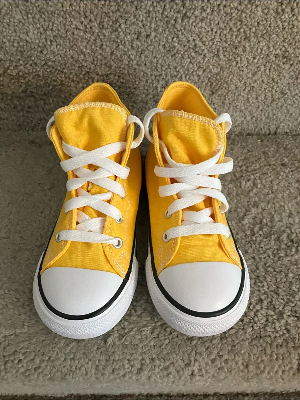 NWOB UNISEX CONVERSE CHUCK TAYLOR ALL STAR “SMILEY” HI TOP SNEAKERS  TODDLER 10